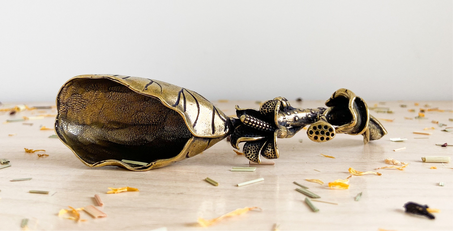 Lotus Tea Scoop