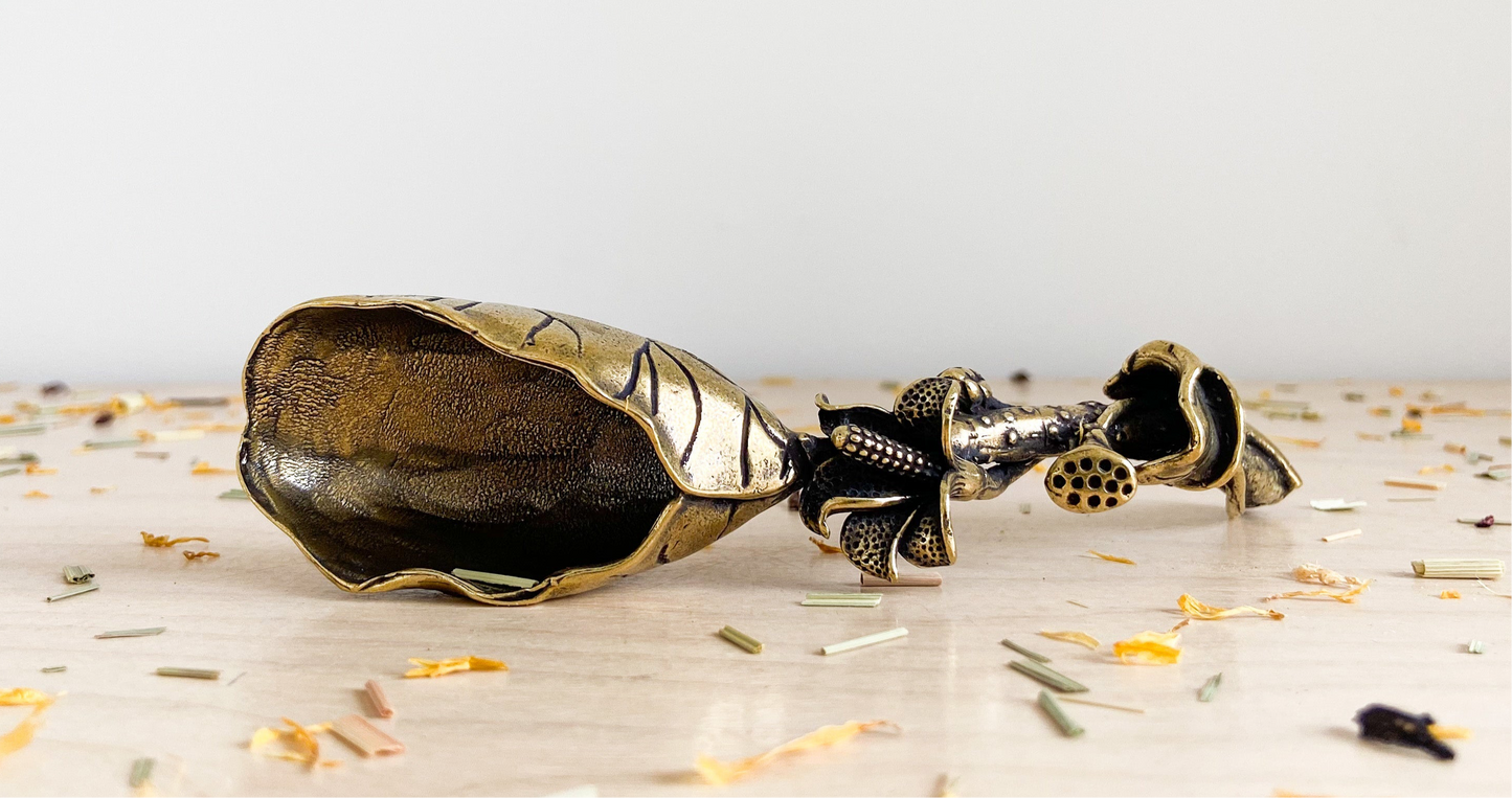 Lotus Tea Scoop