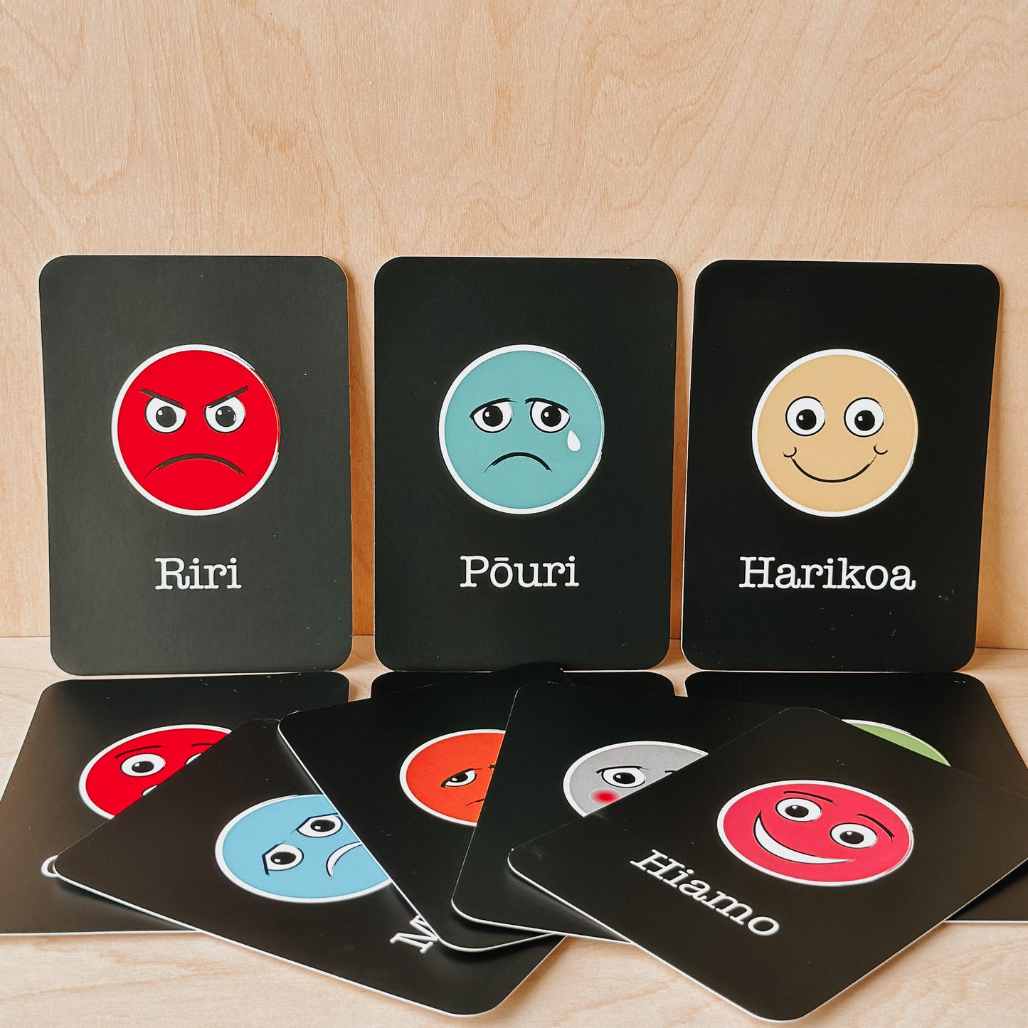 Ngā Kāri (Flashcards) - Ngā Kare-ā-Roto (Emotions)