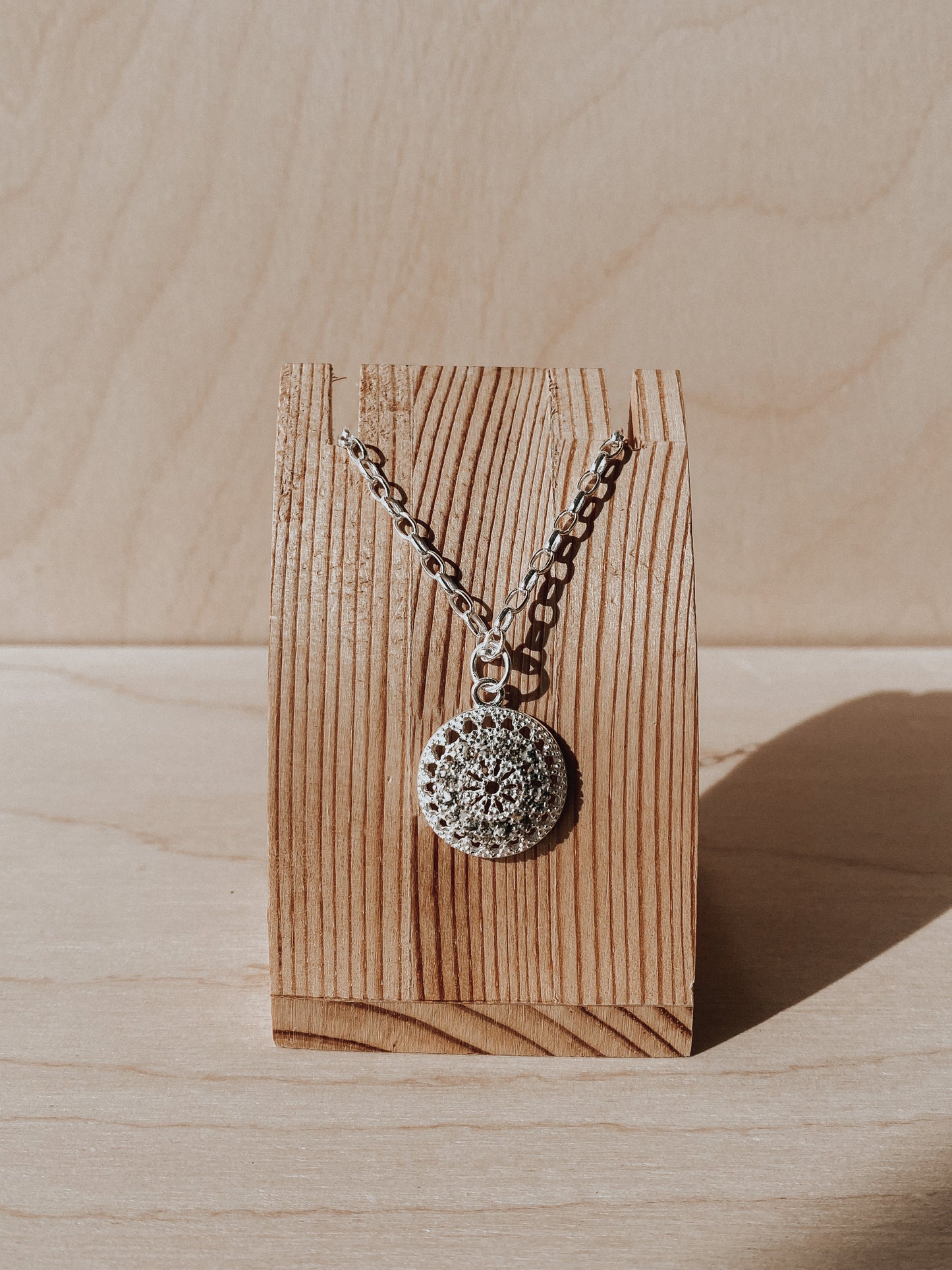 Connective Kina Half Necklace - sterling silver