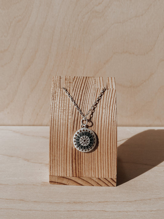 Connective Kina Half Necklace - sterling silver